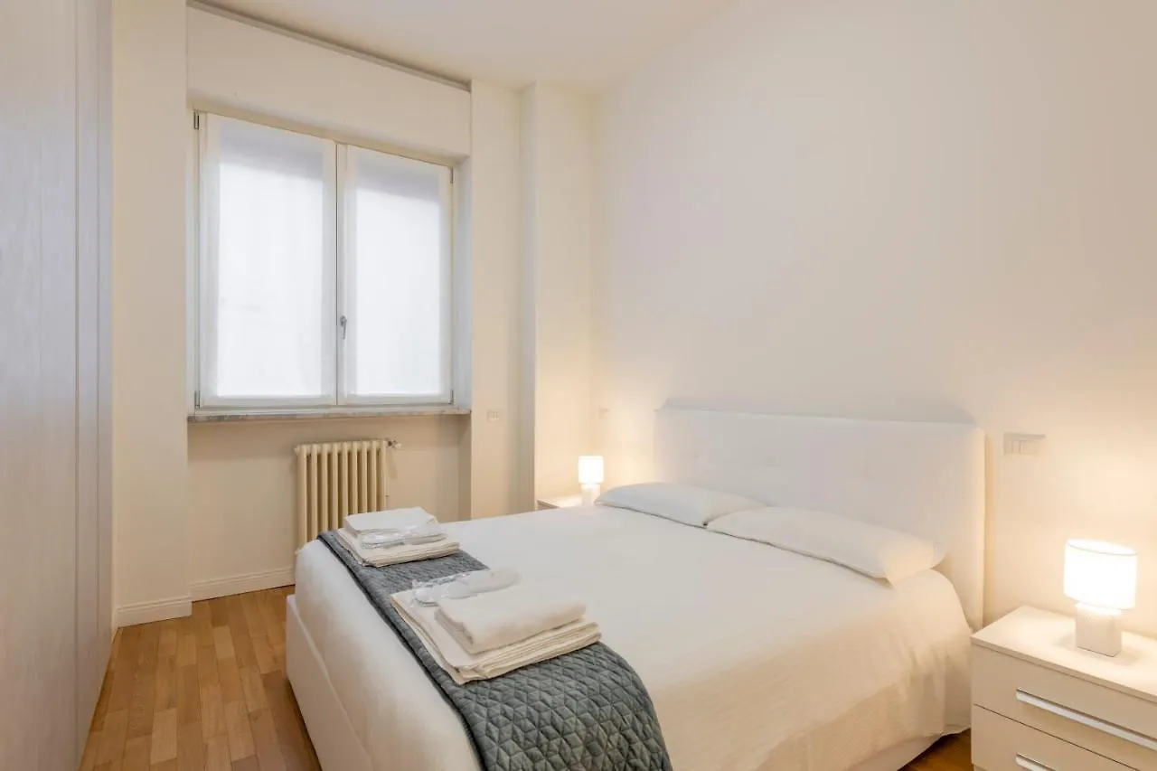 Milan Royal Suites Duomo Carrobbio Italy